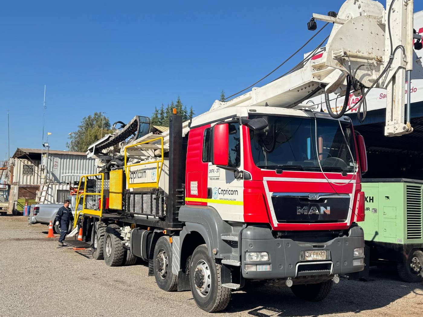 Segoqui 1900 rig mounted on MAN 8x8 truck in Capricorn livery