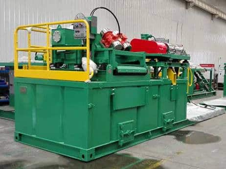 Solids control unit with shakers and mixing tanks